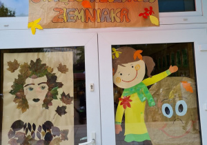 Plakaty z okazji "Dnia ziemniaka". Na jednym twarz kobiety otulonej w spadające liście symbolizującej Jesień 2. Postać dziewczynki i uśmiechnięty Ziemniak